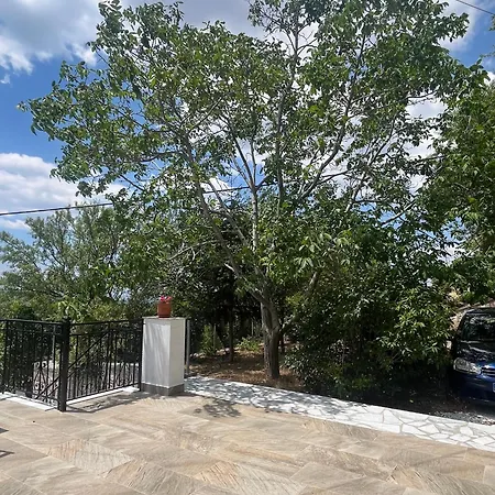 Boutique Retreat - Peaceful Mountain View 아라초바