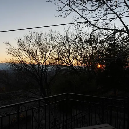 Boutique Retreat - Peaceful Mountain View * 아라초바